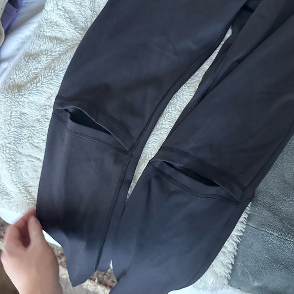 Lululemon leggings with knee slits - Picture 4 of 8